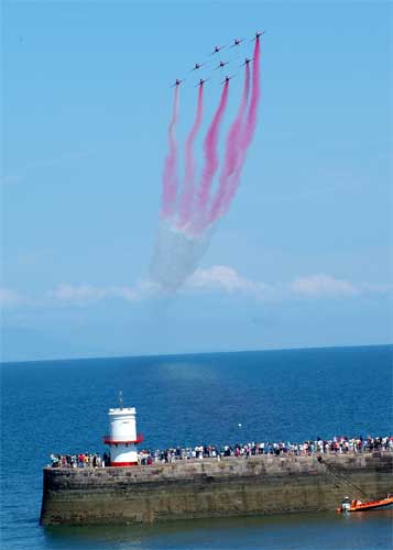 Red arrows over the Irish Sea at the 2005 Festival