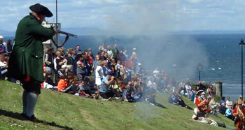 Click to see action pictures from the 2000 Whitehaven Maritime Festival